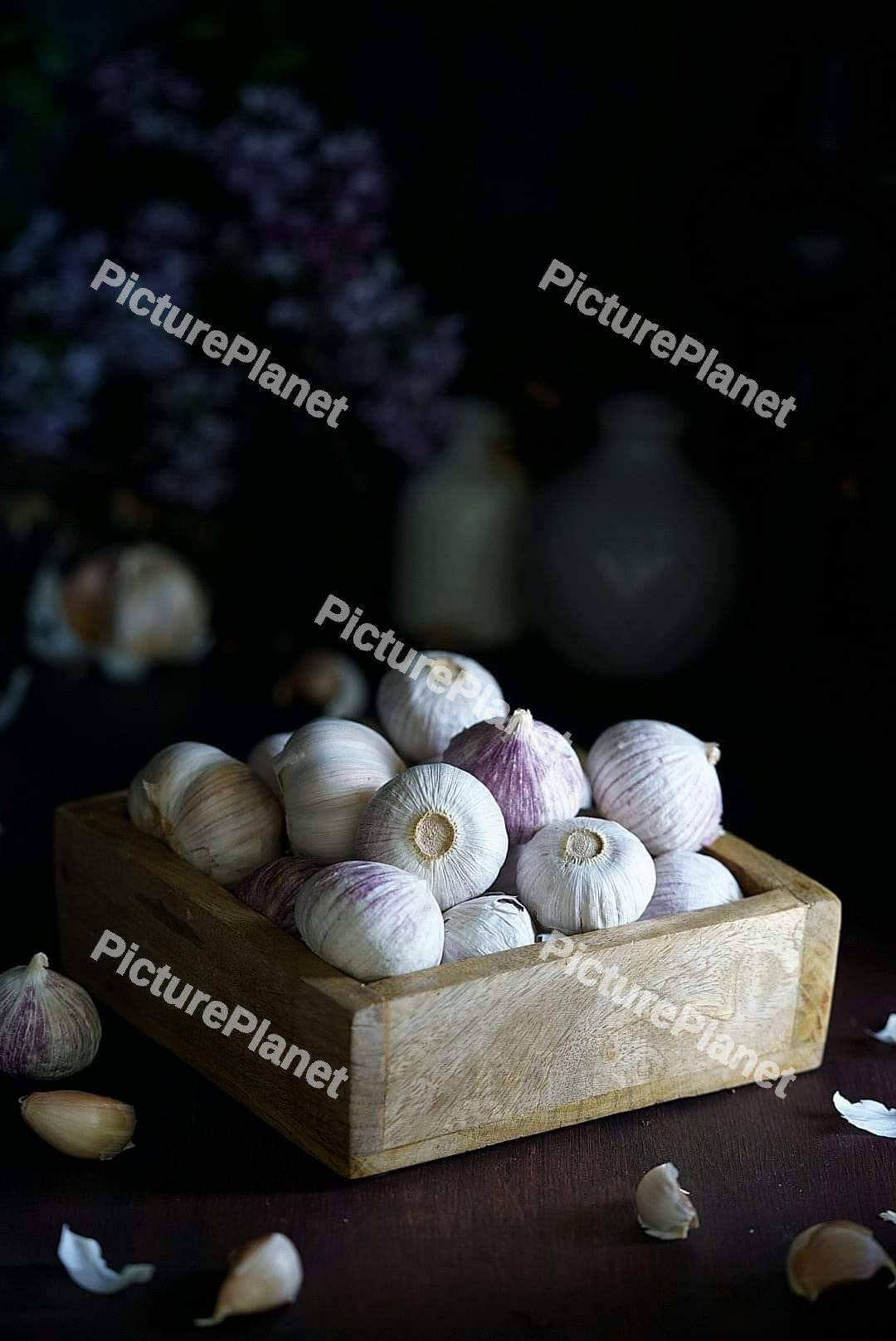 Garlic in a wooden box